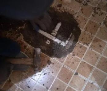 新都卫生间漏水维修公司为您分享下卫生间渗水如何处理及注意事项